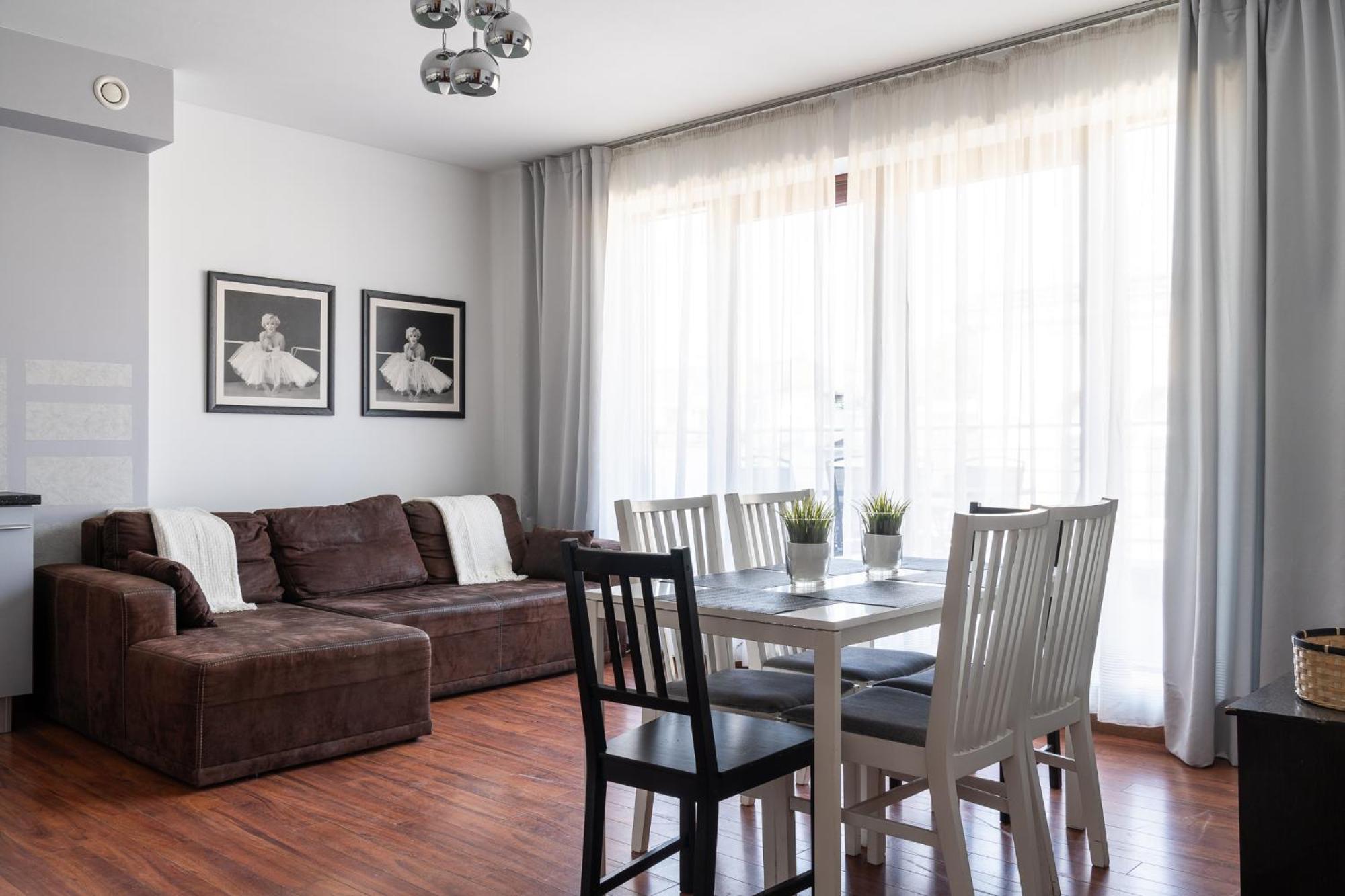 Rentplanet - Stare Apartament